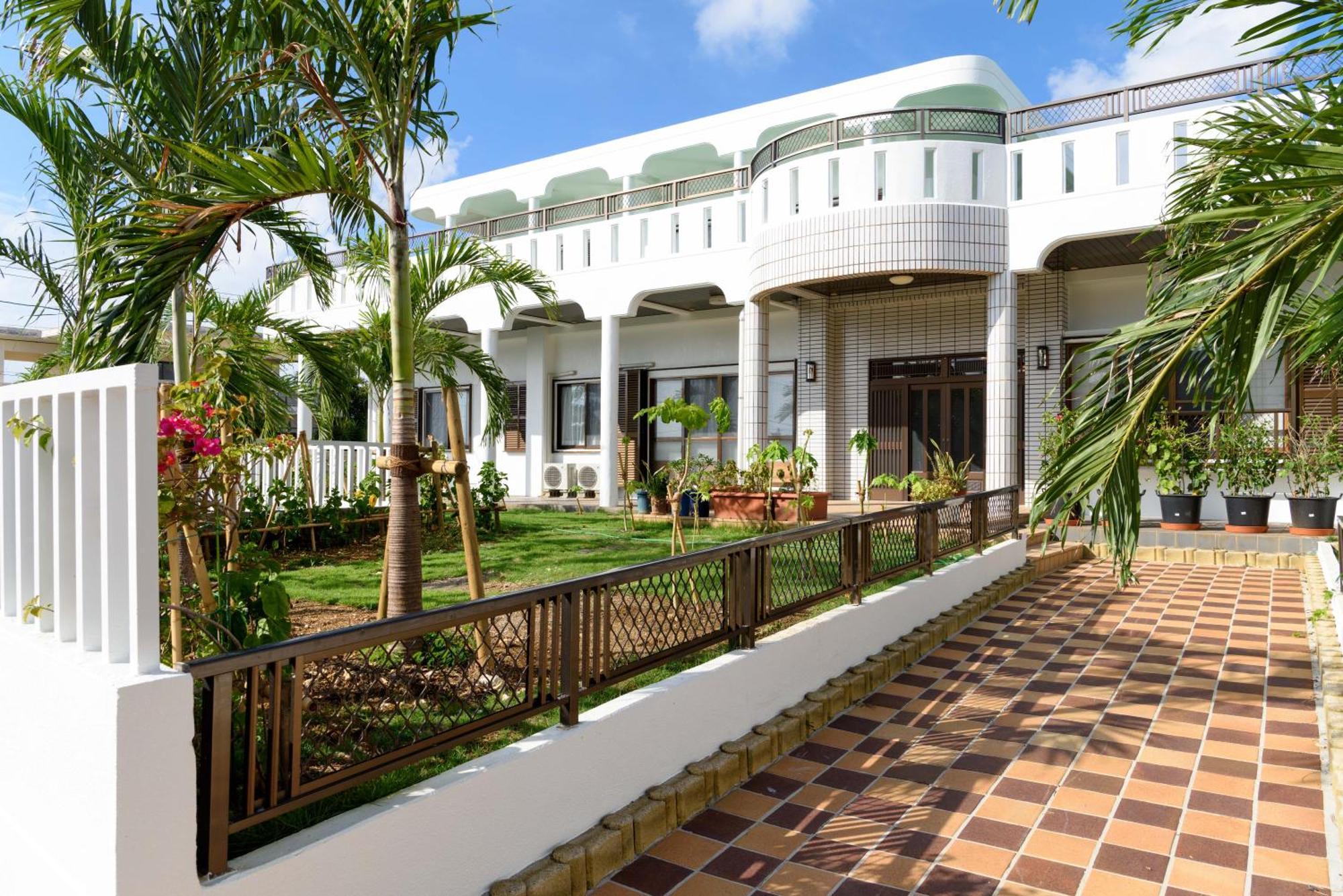 Вілла Miyakojima White House Екстер'єр фото